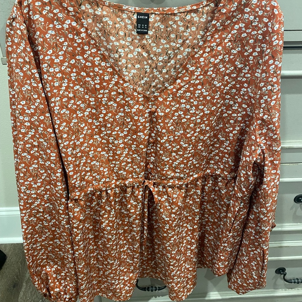 Xxl blouse with tie